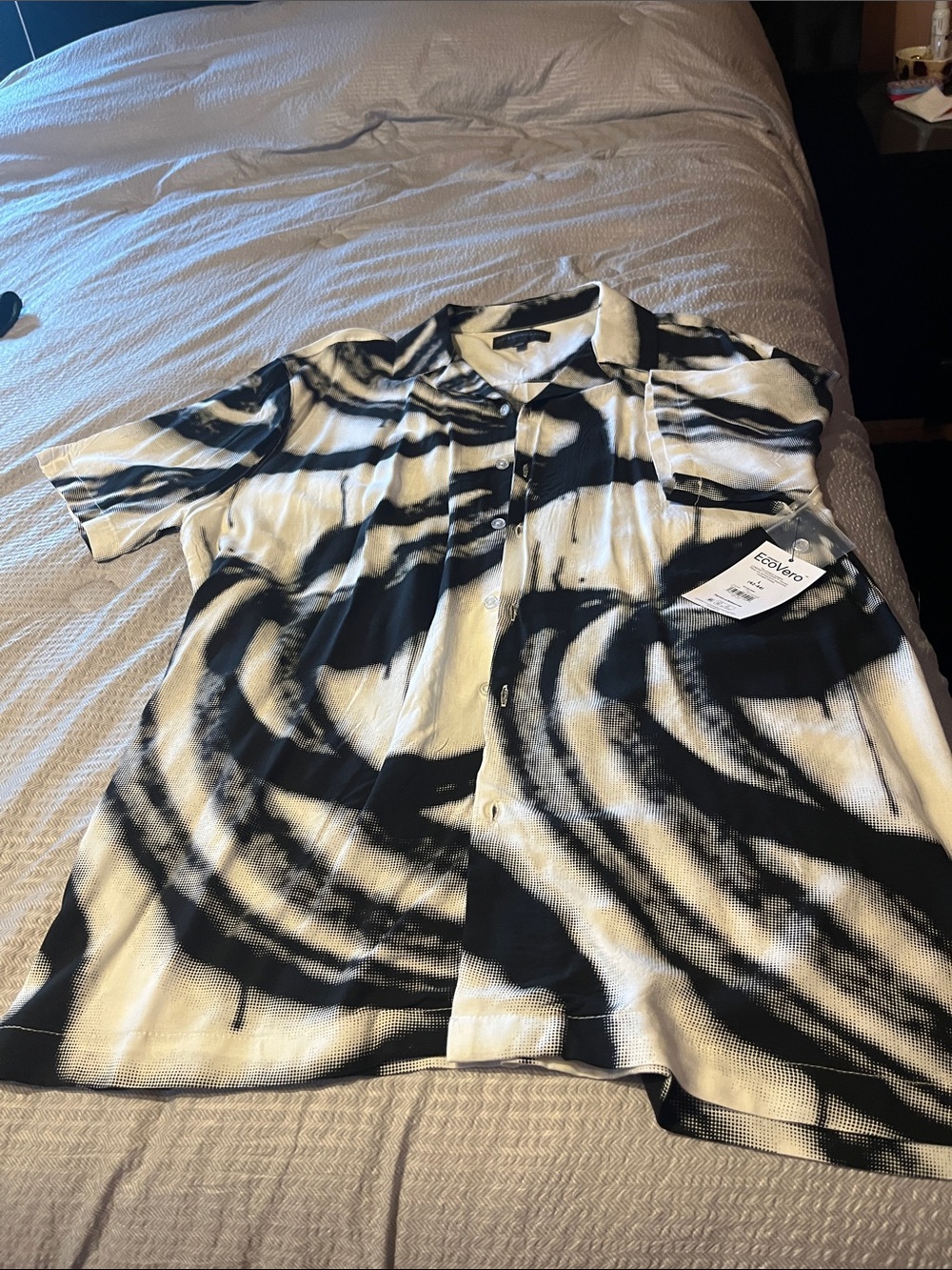 Cove Black & White Swirl Short Sleeve Button-Down Shirt